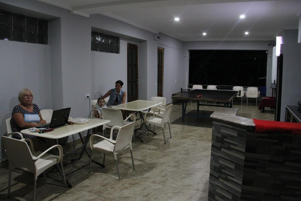 Suliko Guest House Batumi Bagian luar foto
